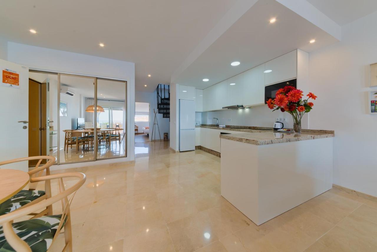 Holidays2Fuengirola Duplex With Stunning Sea View, Terraces,1St Line Beside Port Exterior foto