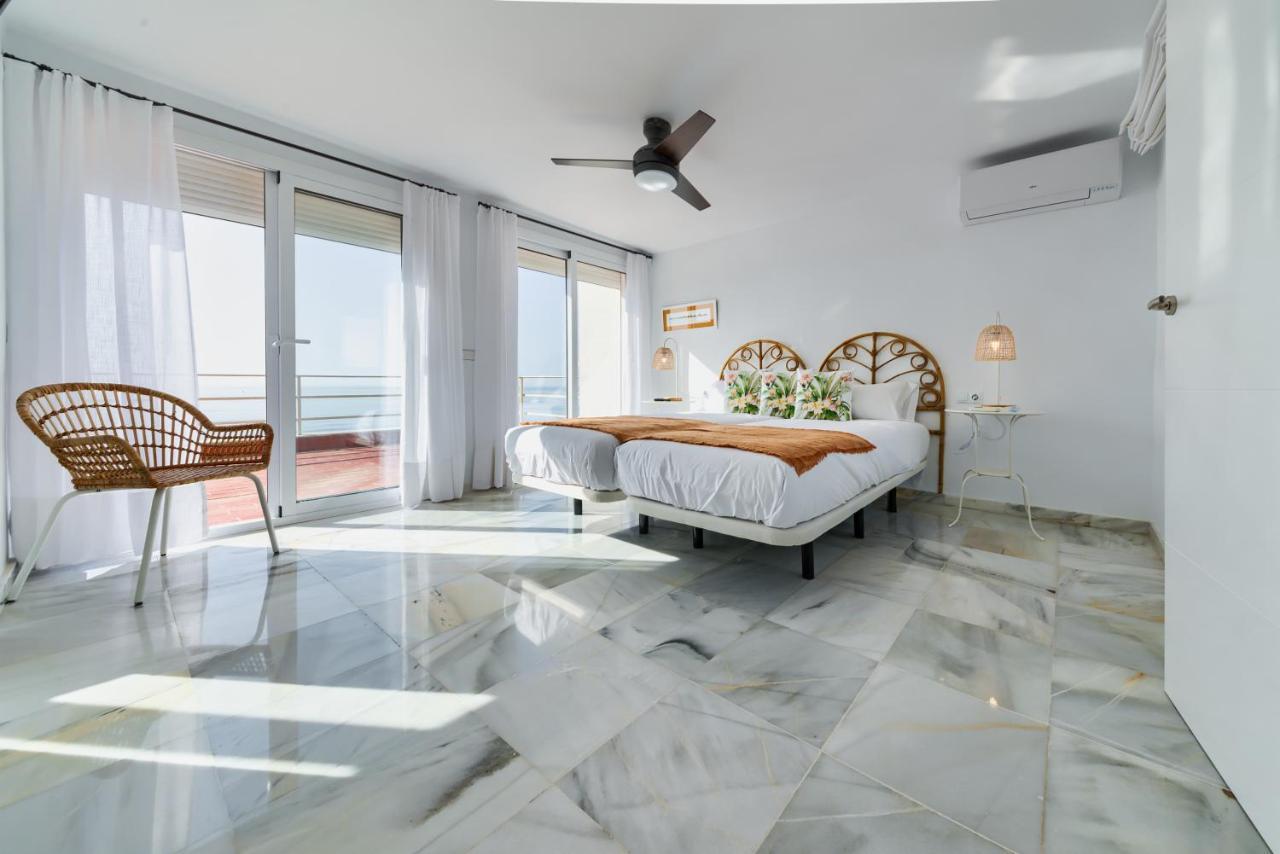 Holidays2Fuengirola Duplex With Stunning Sea View, Terraces,1St Line Beside Port Exterior foto