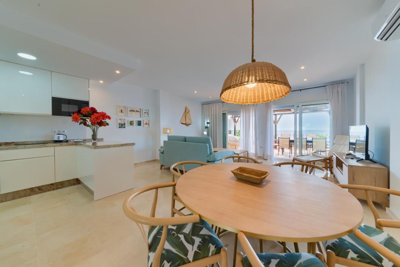 Holidays2Fuengirola Duplex With Stunning Sea View, Terraces,1St Line Beside Port Exterior foto