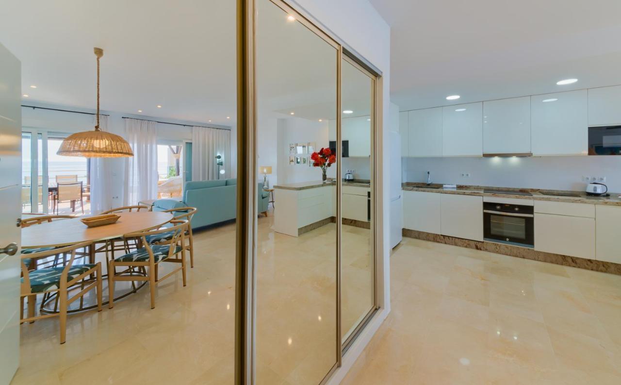 Holidays2Fuengirola Duplex With Stunning Sea View, Terraces,1St Line Beside Port Exterior foto
